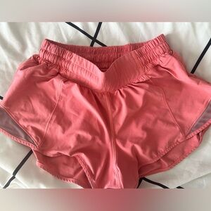 Lululemon Hotty Hot Size 4 - 2.5” inseam